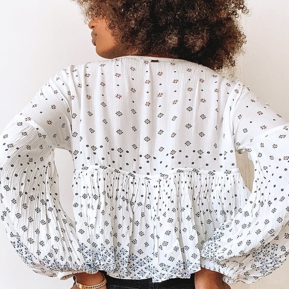 Lulu’s white boho drawstring long sleeve top - Picture 3 of 3